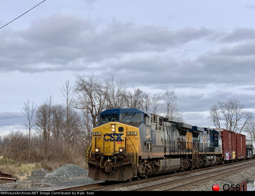 CSX 411 on Q561